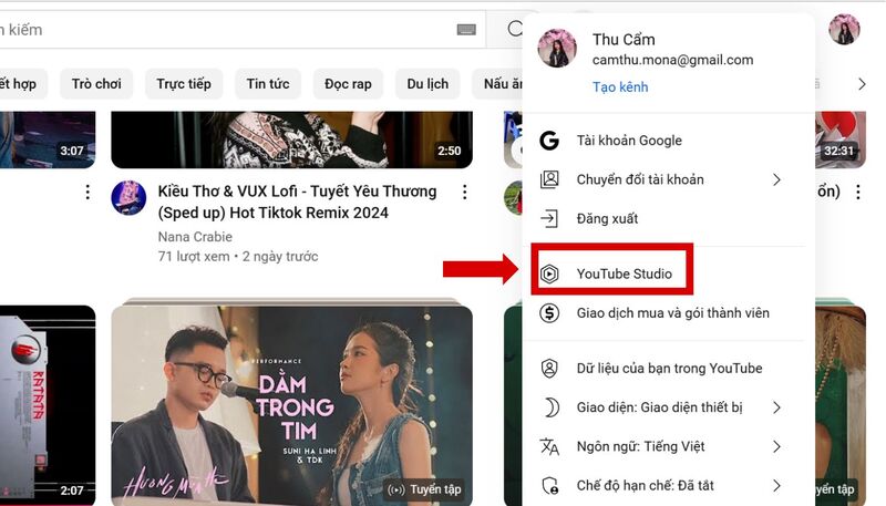 Chọn “YouTube Studio”